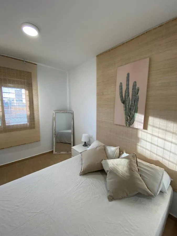 Central Apartment With Parking By Wayra Tarifa 0*,  España